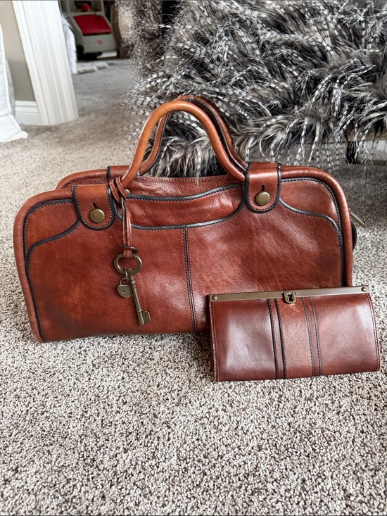 Fossil Handbags - Fossil Chestnut Brown Leather Satchel with Matching Wallet Very rare find.